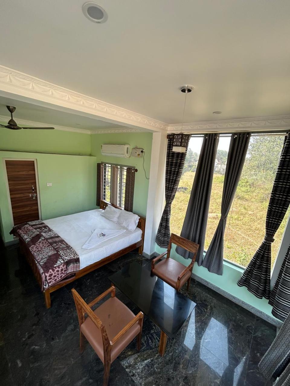Yelagiri Goldhill Resort Luaran gambar